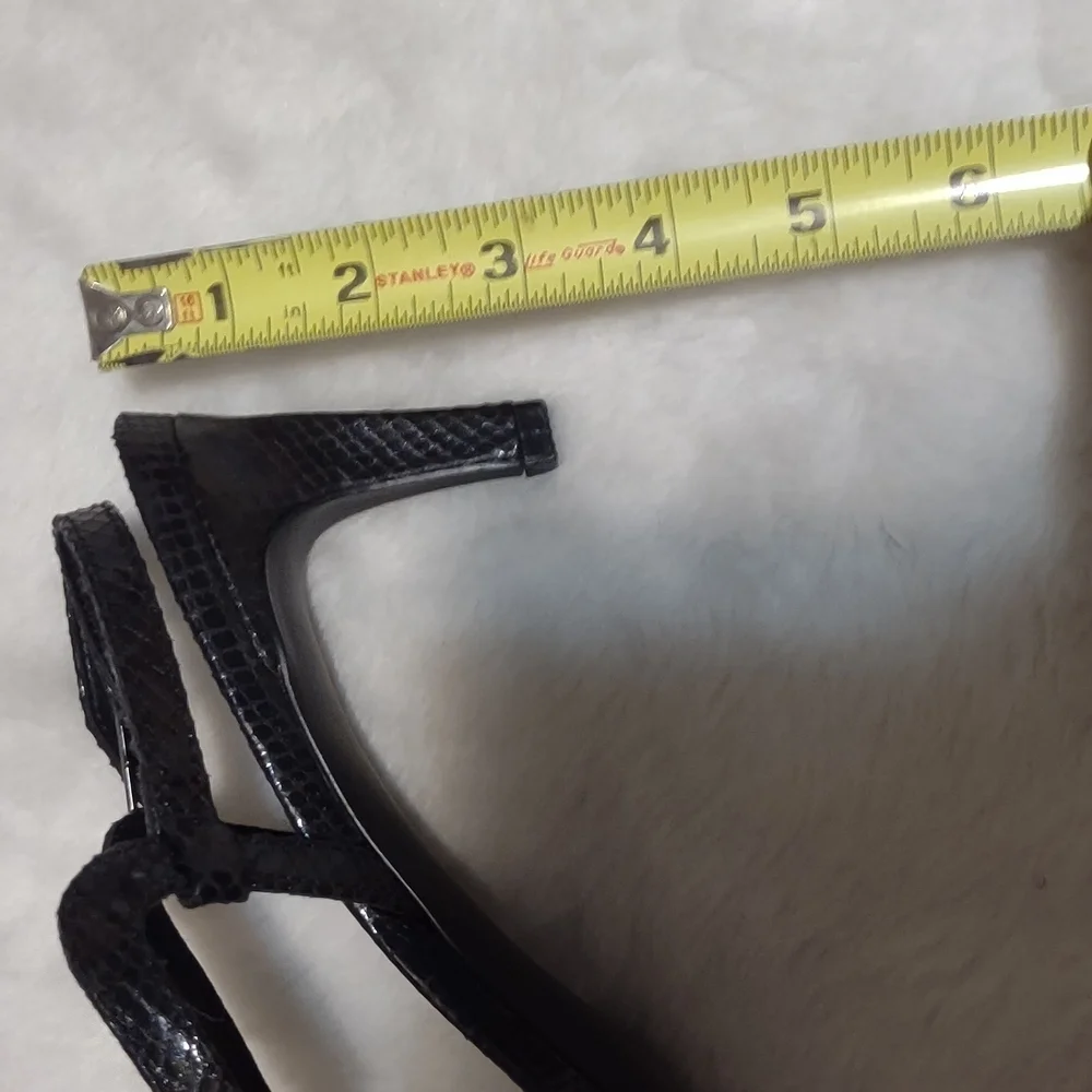 GAP Black Heels with Sleek Design and Comfortable Fit